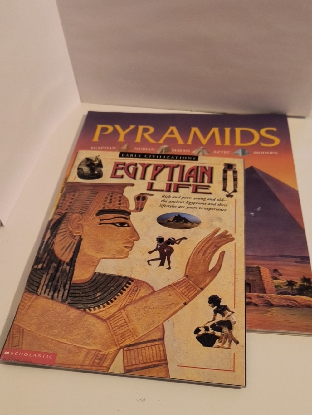 Pyramids & Egyptian Life Illustrated Soft Cover Books B10